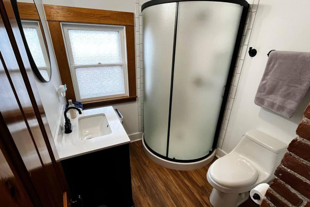 Fiesinger House - Private 3-Bd Unit In Historic Home, Downtown Sandusky Exterior photo